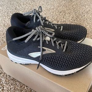 Brooks Revel Sneakers